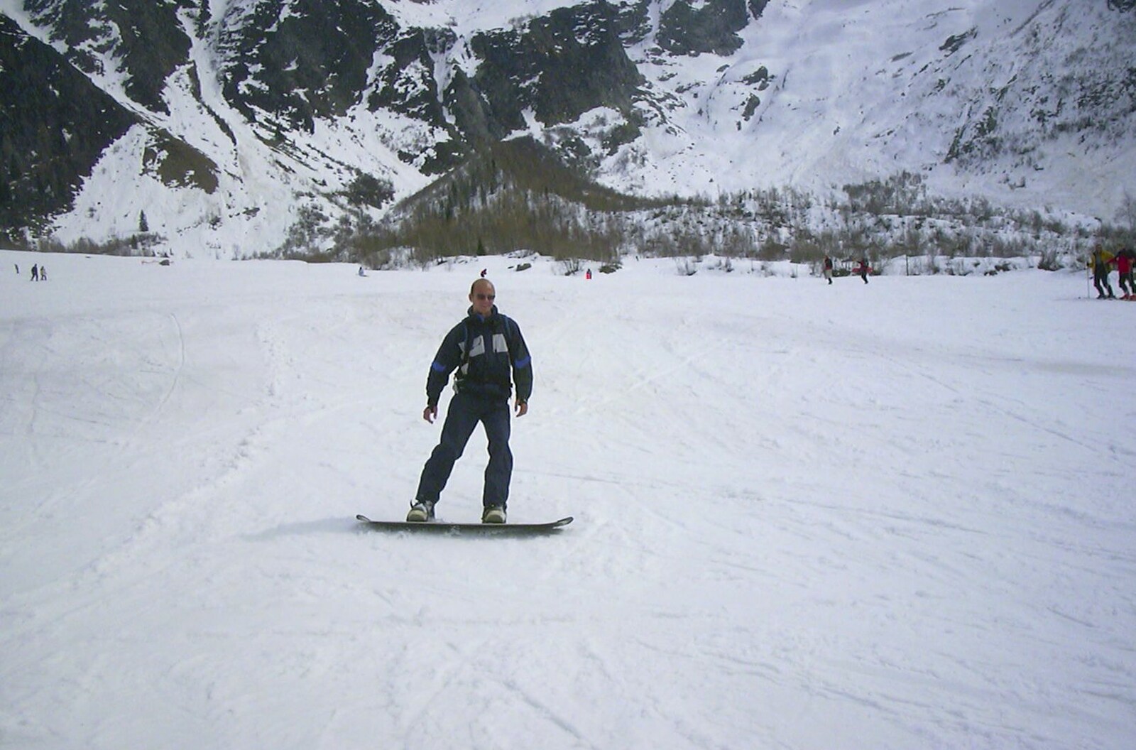 Rob snowboards from 3G Lab Goes Skiing In Chamonix, France - 12th March 2002