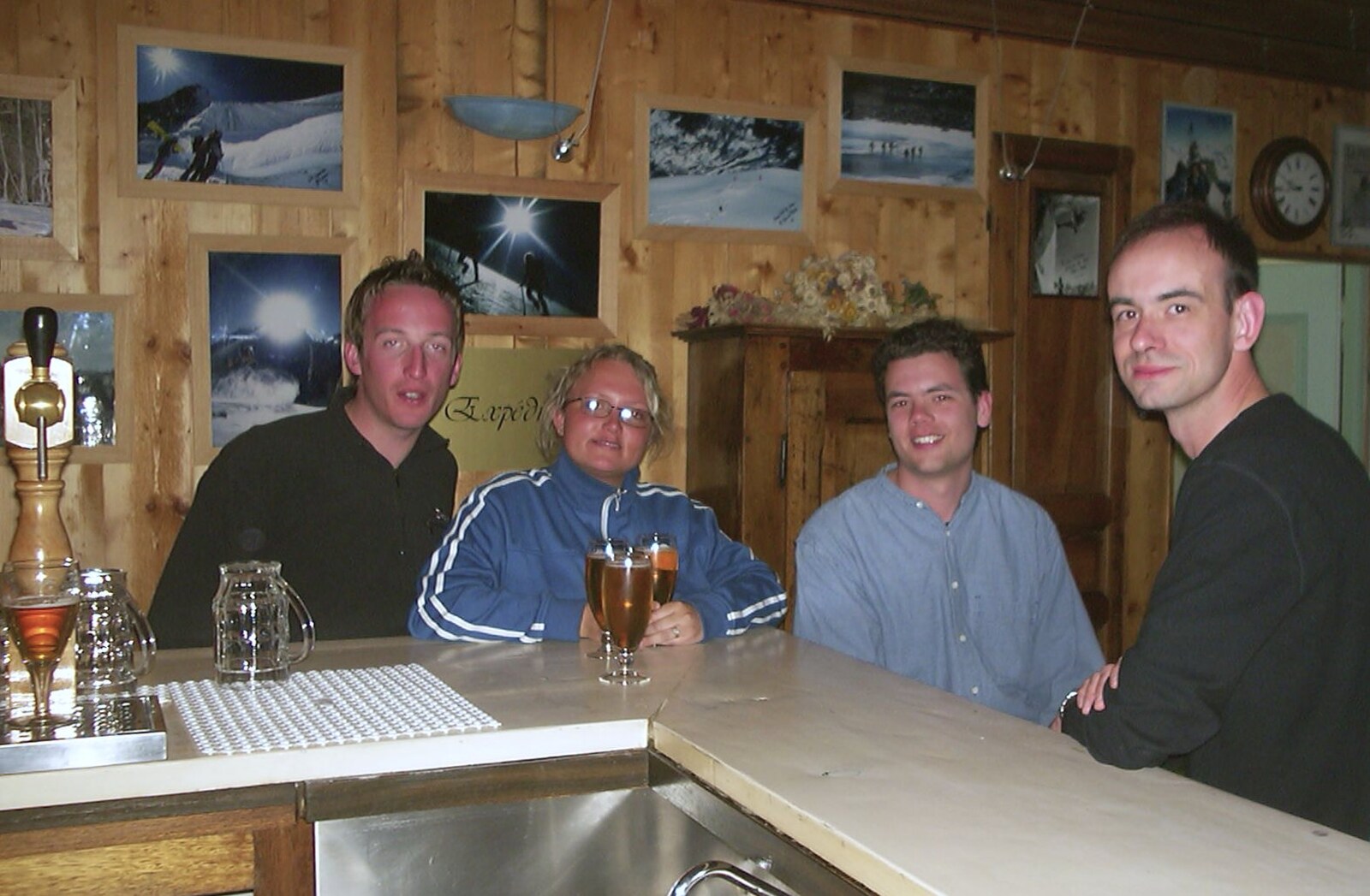 Simon, Michelle, Dave and Yann at the bar from 3G Lab Goes Skiing In Chamonix, France - 12th March 2002