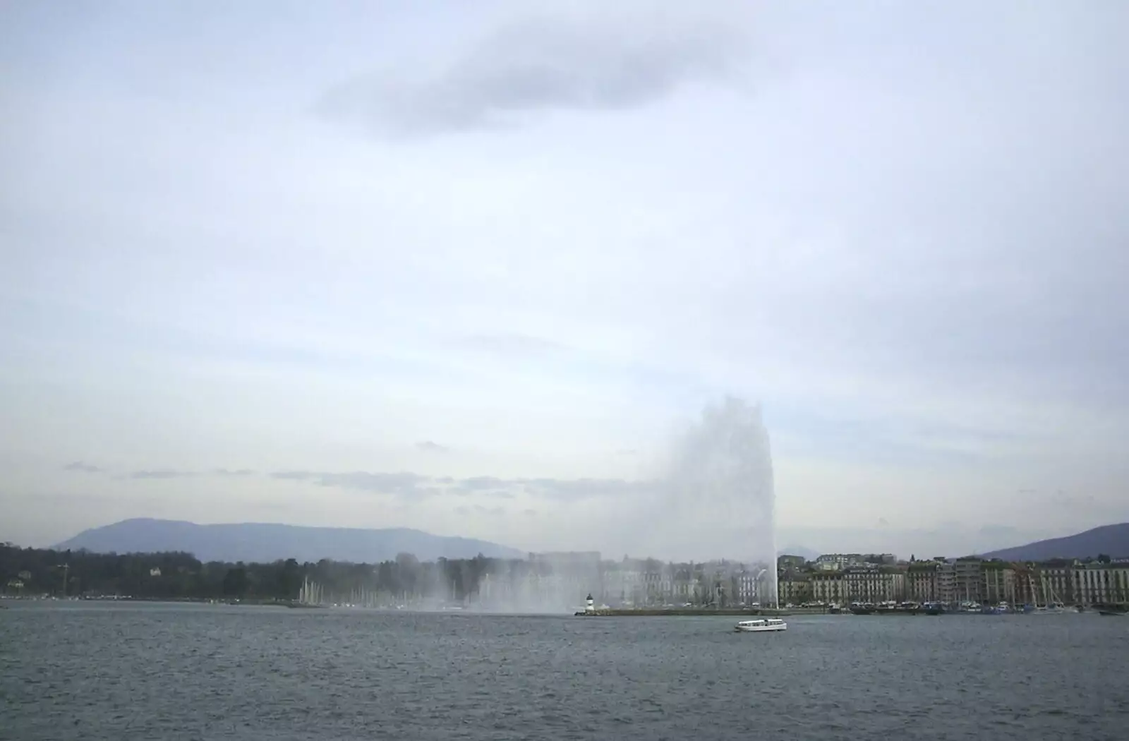 The big fountain on Lake Geneva, from Nosher in Geneva, Switzerland - 17th March 2002