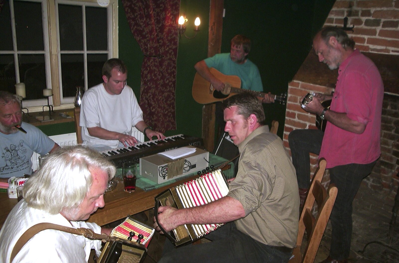 Big Steve gives it some on accordion from The BSCC at Laxfield and Hoxne, Suffolk - 2nd May 2002
