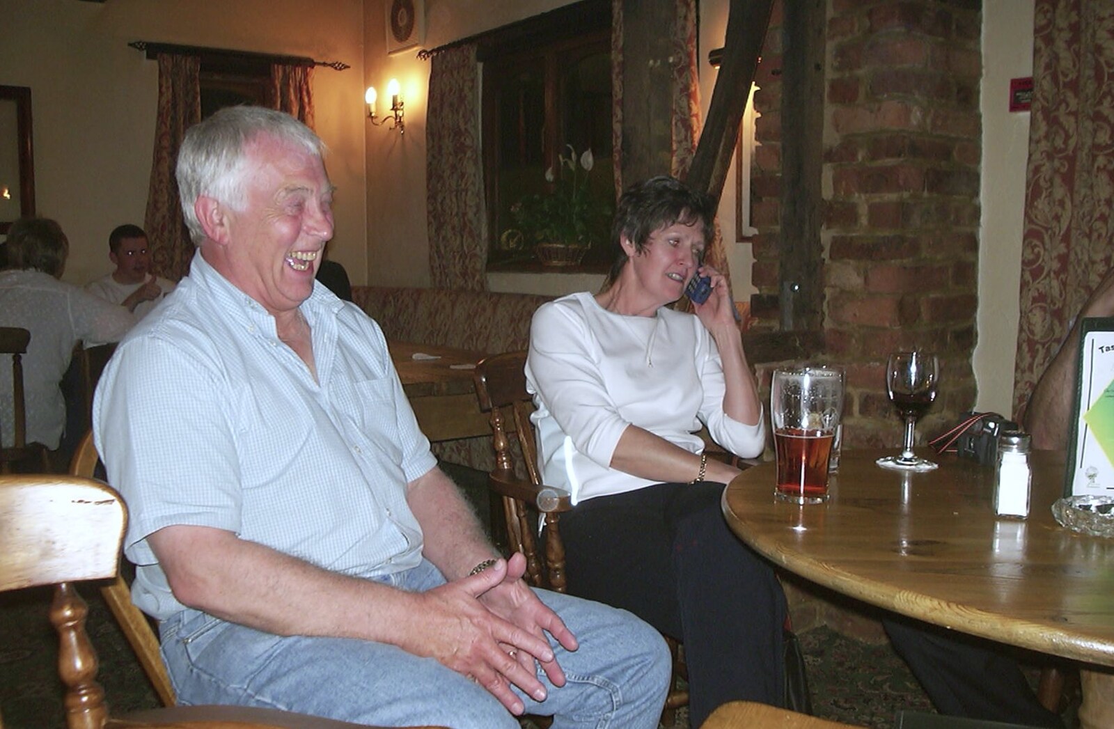 The BSCC Bike Ride, Shefford, Bedford - 11th May 2002: Colin has a giggle too