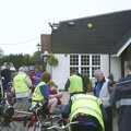 We're at the first pub, The BSCC Bike Ride, Shefford, Bedford - 11th May 2002