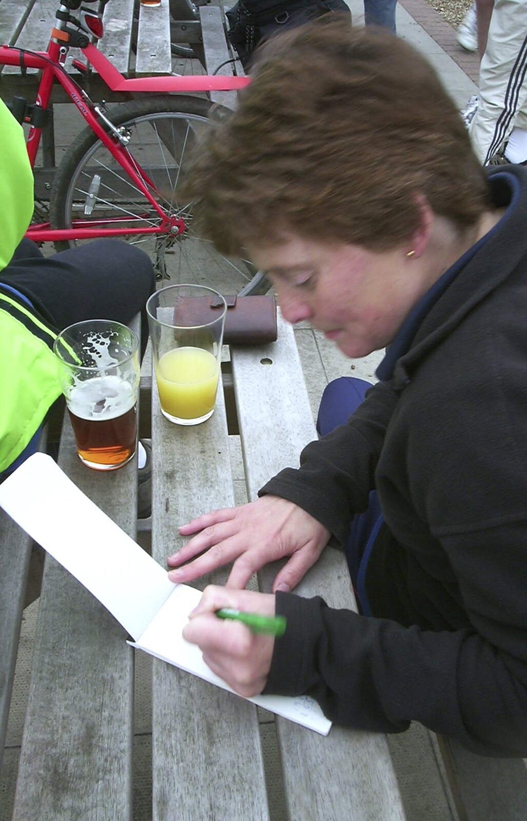 The BSCC Bike Ride, Shefford, Bedford - 11th May 2002: Pippa makes some notes