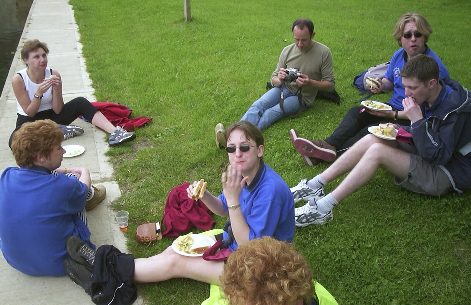 The BSCC Bike Ride, Shefford, Bedford - 11th May 2002: Eating lunch on the river bank