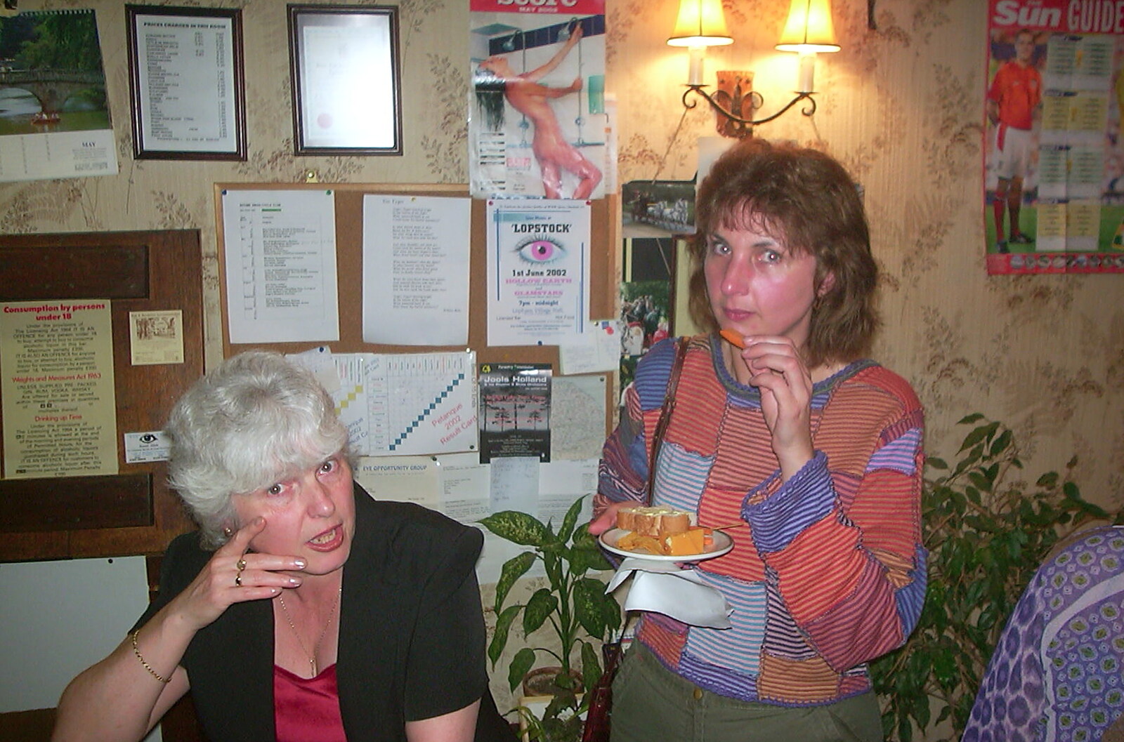 Jenny's 50th at The Swan Inn, Brome, Suffolk - 14th May 2002: Spam and Anne