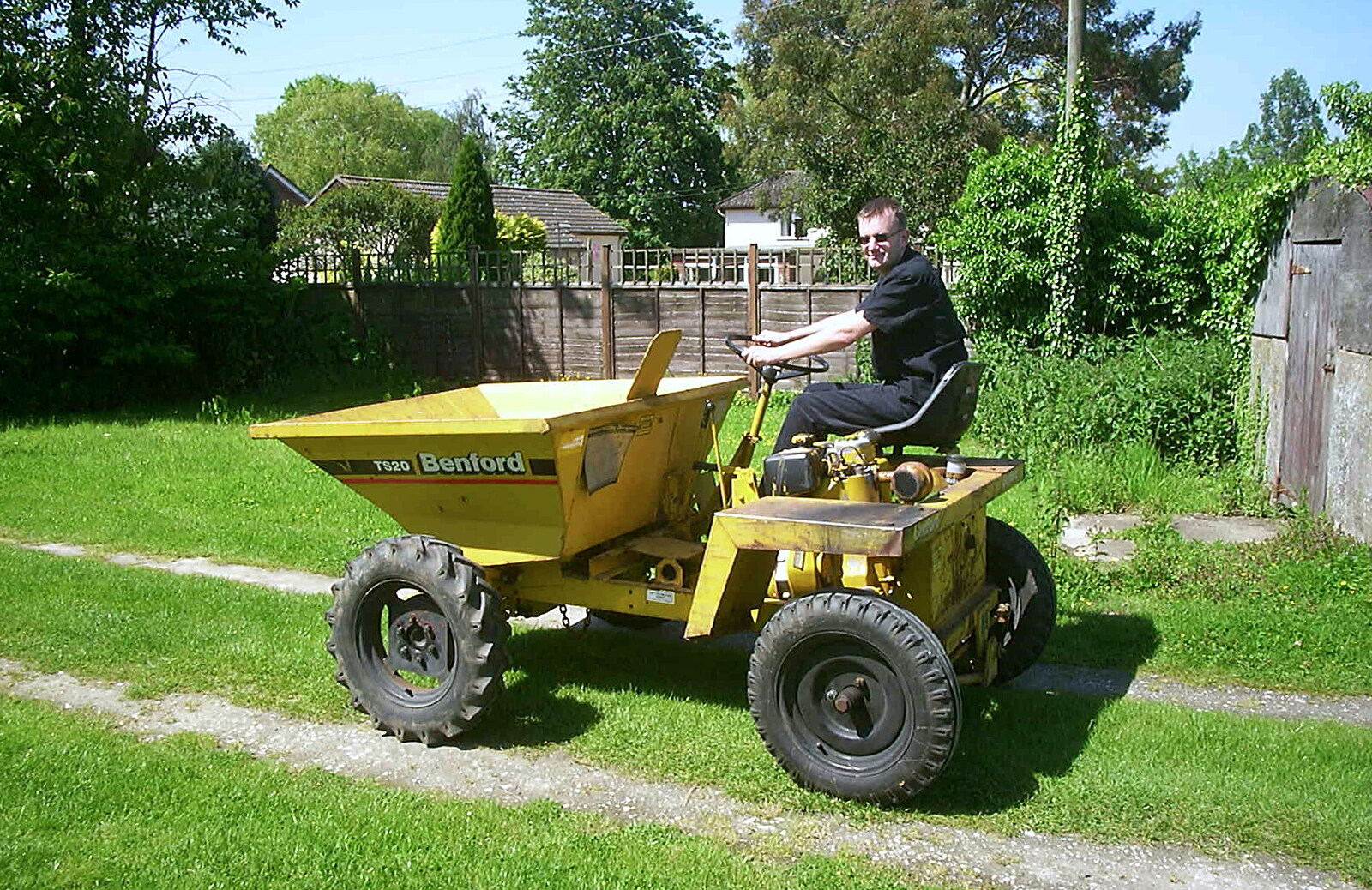 The BSCC at the Victoria, Earl Soham, Suffolk - 27th May 2002: Nosher has a go of the mini dumper truck