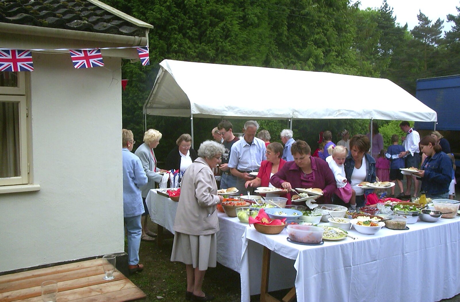 More outdoor eating from Golden Jubilee Celebrations, The Village Hall, Brome, Suffolk - 4th June 2002