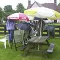 The huddled masses, A Rainy Barbeque at the Swan Inn, Brome, Suffolk - 15th June 2002