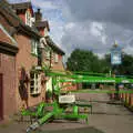 Alan comes down, Alan gets a Cherry Picker, Brome, Suffolk - 2nd August 2002