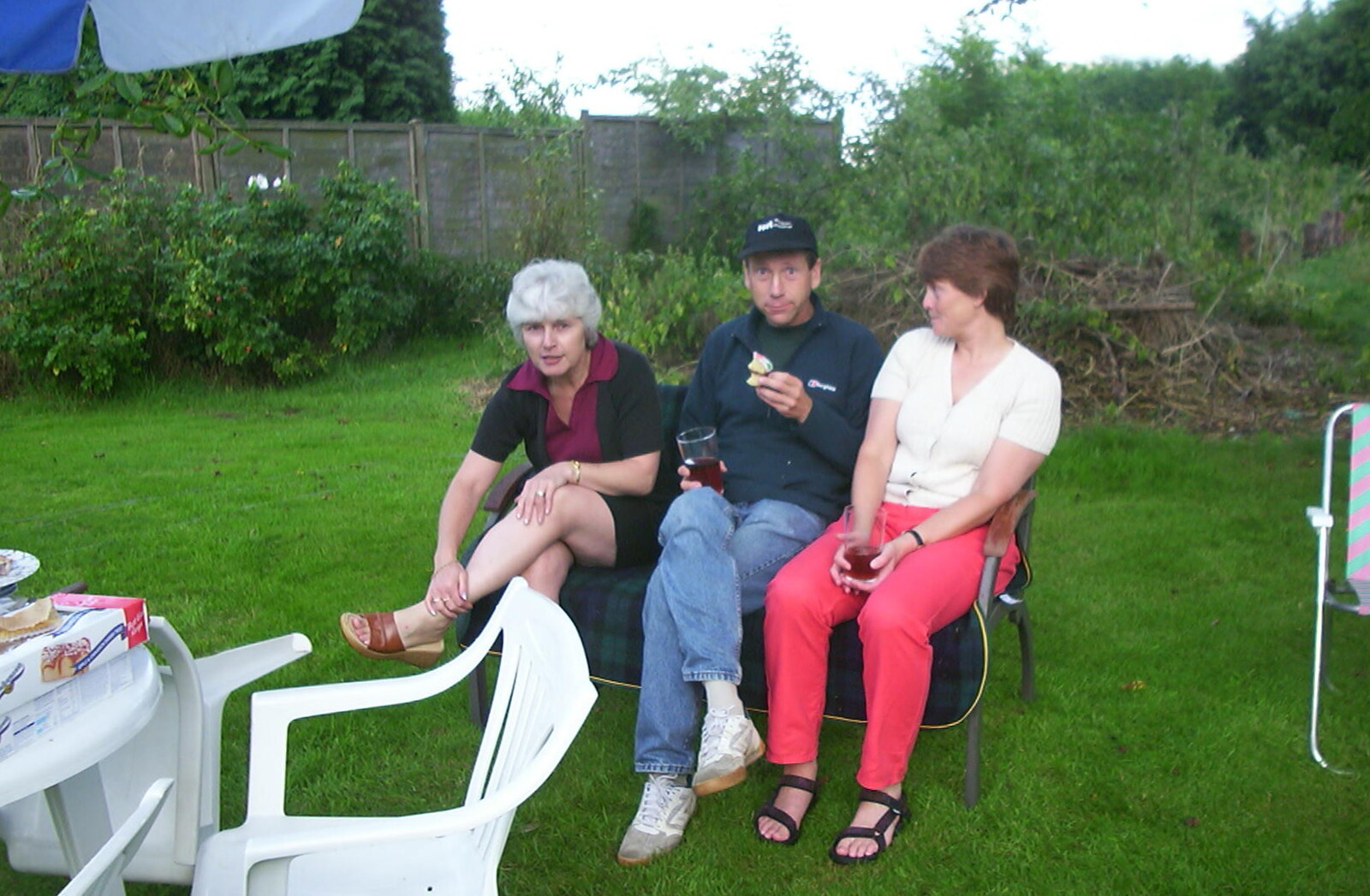 Spammy, Apple and Pippa from Nosher's BSCC Barbeque, Brome, Suffolk - 3rd August 2002