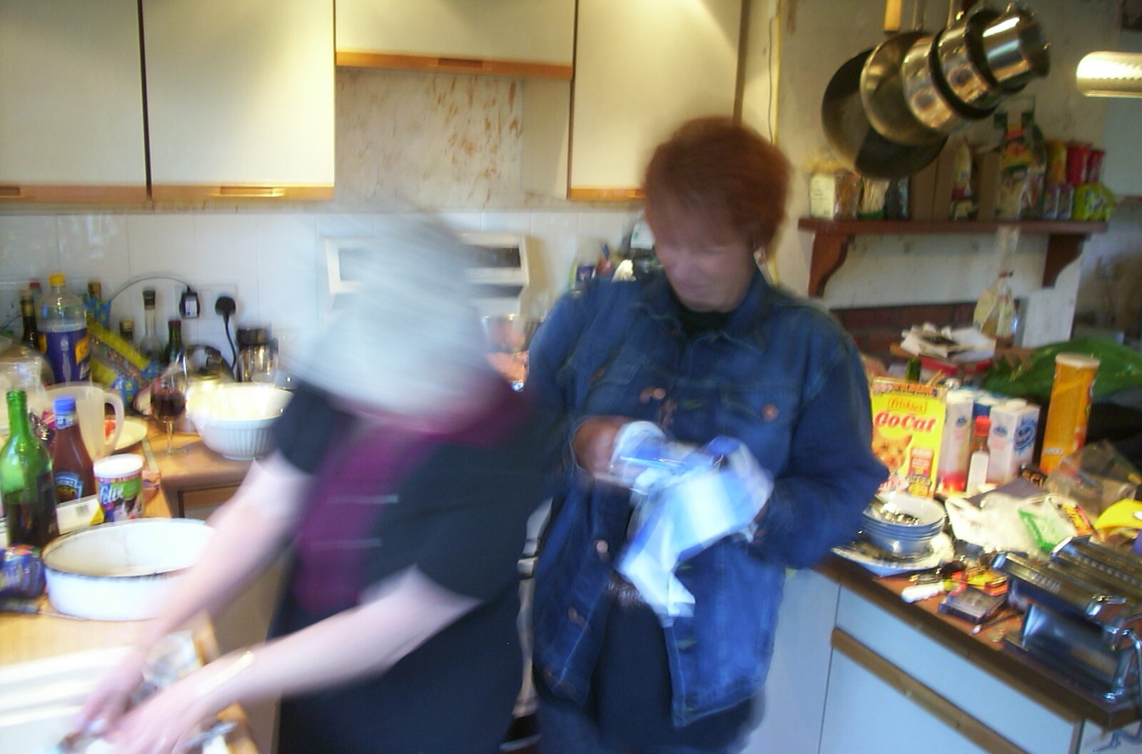 Spammy is a washing-up blur from Nosher's BSCC Barbeque, Brome, Suffolk - 3rd August 2002
