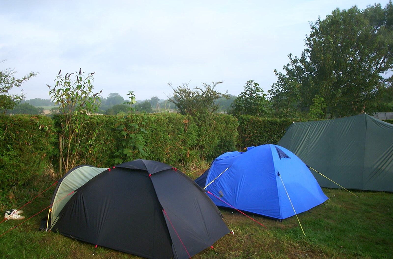 A BSCC Splinter Group Camping Weekend, Theberton, Suffolk - 11th August 2002: Morning tents