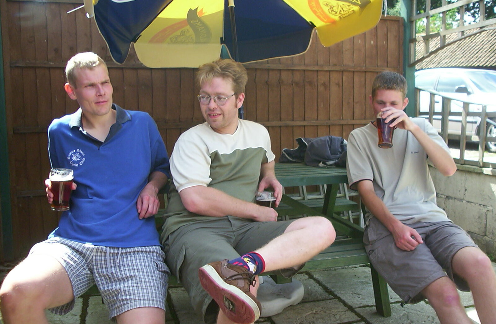 A BSCC Splinter Group Camping Weekend, Theberton, Suffolk - 11th August 2002: Bill, Marc and Phil sup beer
