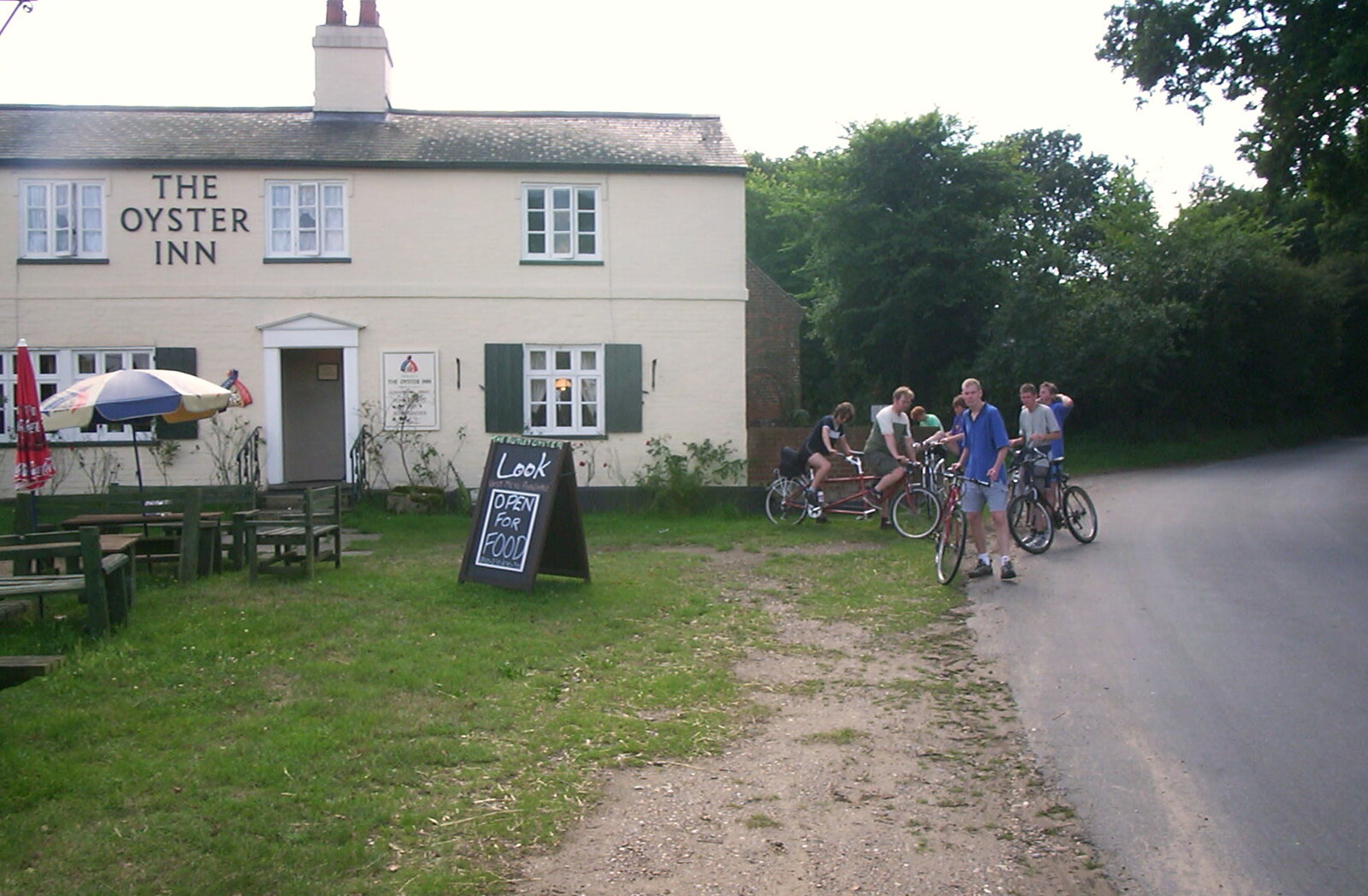 A BSCC Splinter Group Camping Weekend, Theberton, Suffolk - 11th August 2002: The bike group gets ready to set off