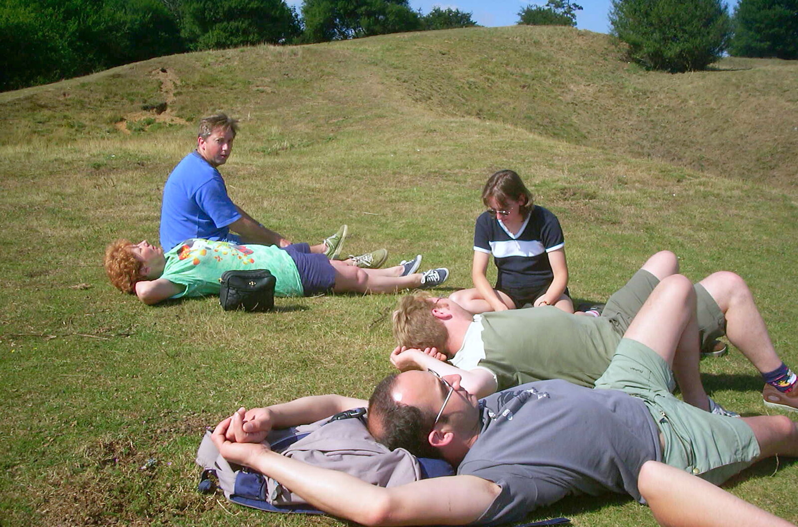 A BSCC Splinter Group Camping Weekend, Theberton, Suffolk - 11th August 2002: Lounging around on the motte outside Orford castle