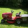 Nosher splurges on a new ride-on lawnmower, Mother and Mike Visit, and Cat Photos, Brome, Suffolk - 1st September 2002