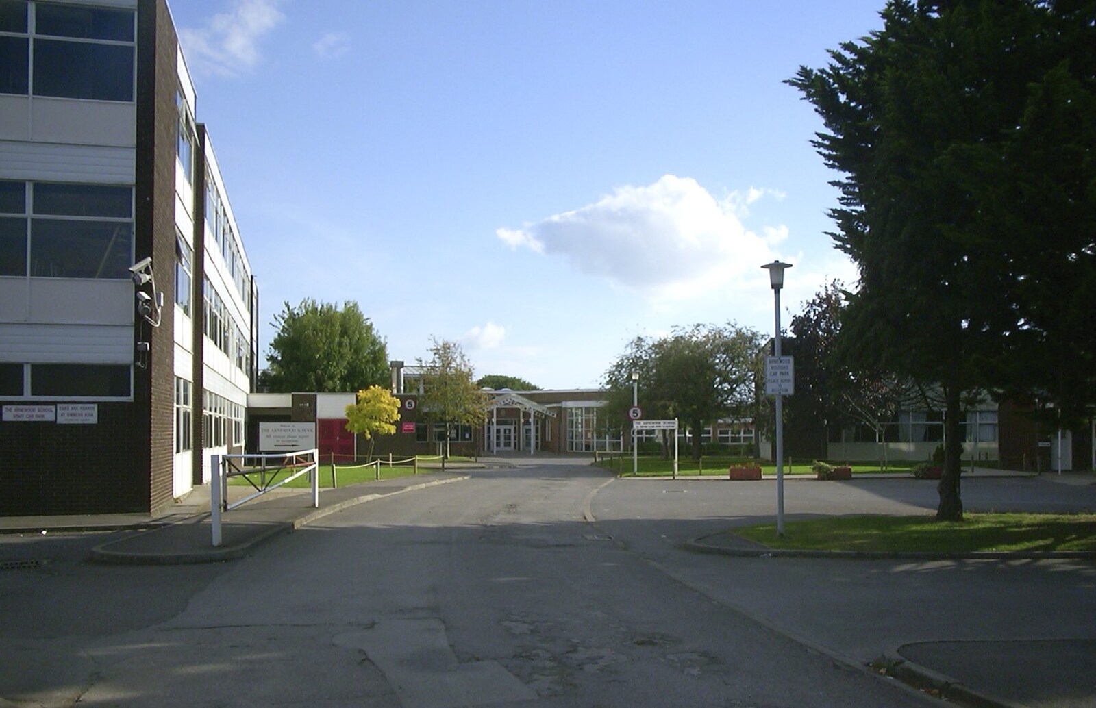 Arnewood School Class of '83 Reunion, Fawcett's Field, New Milton - 2nd November 2002: The main entrance to Arnewood School
