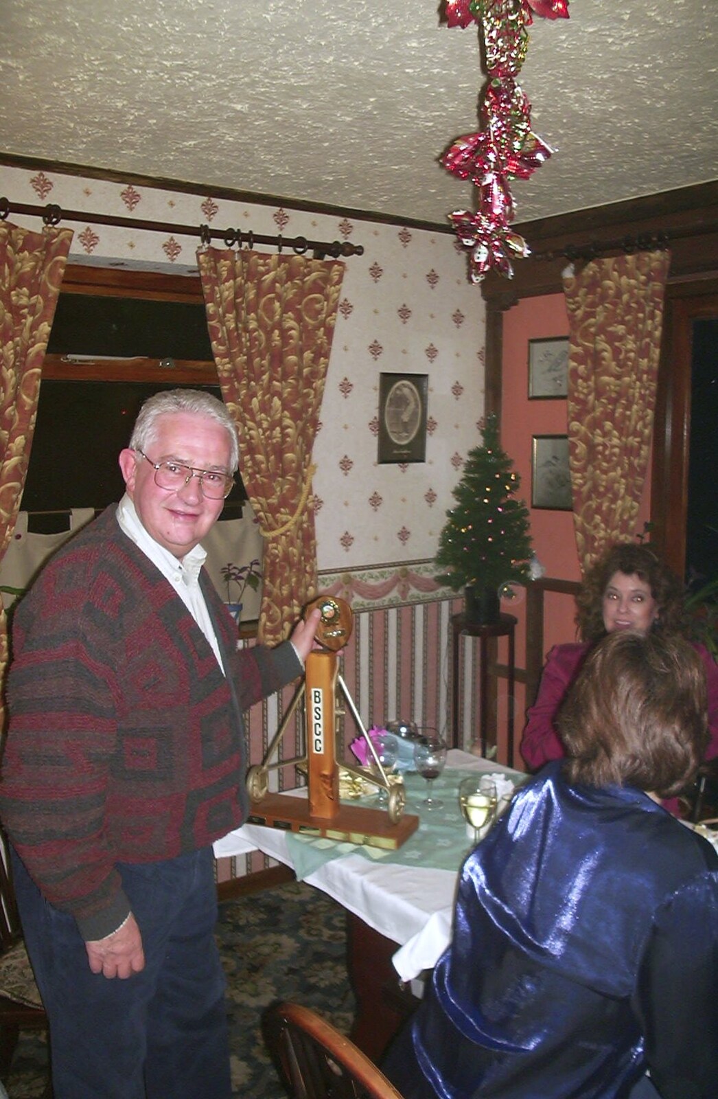 Bomber Langdon wins the Golden Stabilisers from The BSCC Christmas Dinner, Brome Swan, Suffolk - 10th December 2002