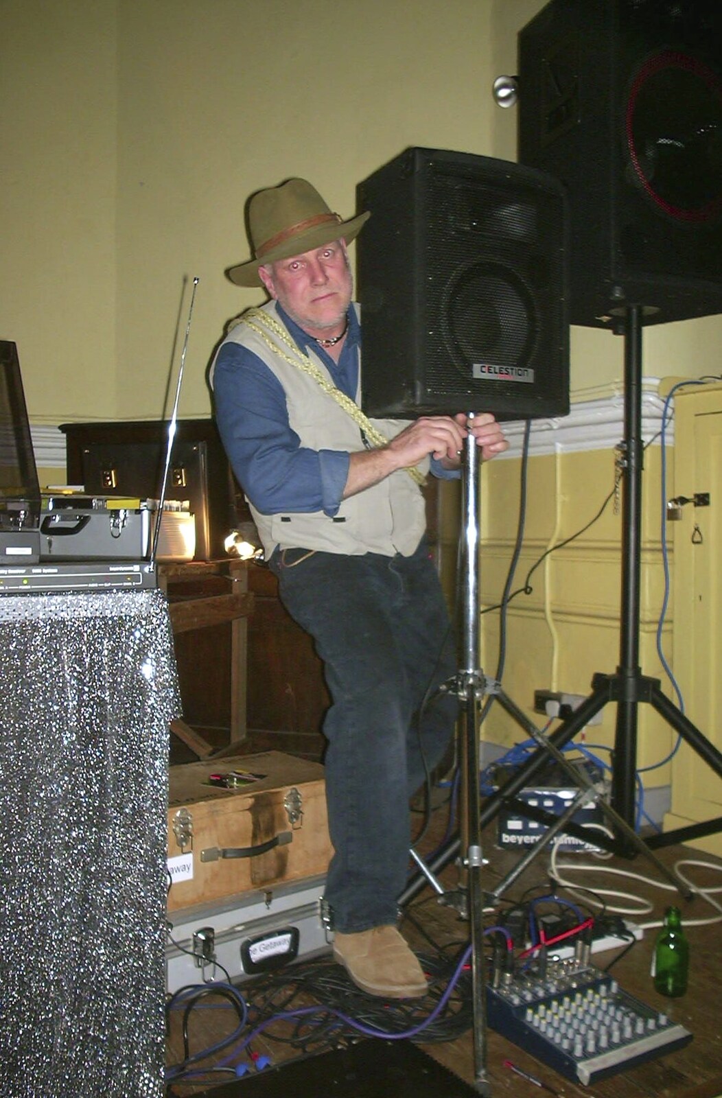 Rob Folkard helps set up the PA from The BBs at Eye Town Hall, Eye, Suffolk - 21st March 2003