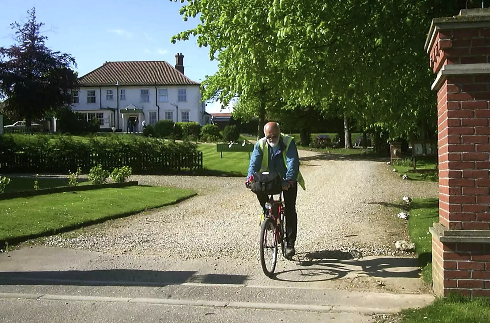 Richard Clarke sets off back to Eye, from The BSCC Bike Ride Weekend, Kelling, Norfolk - 9th May 2003