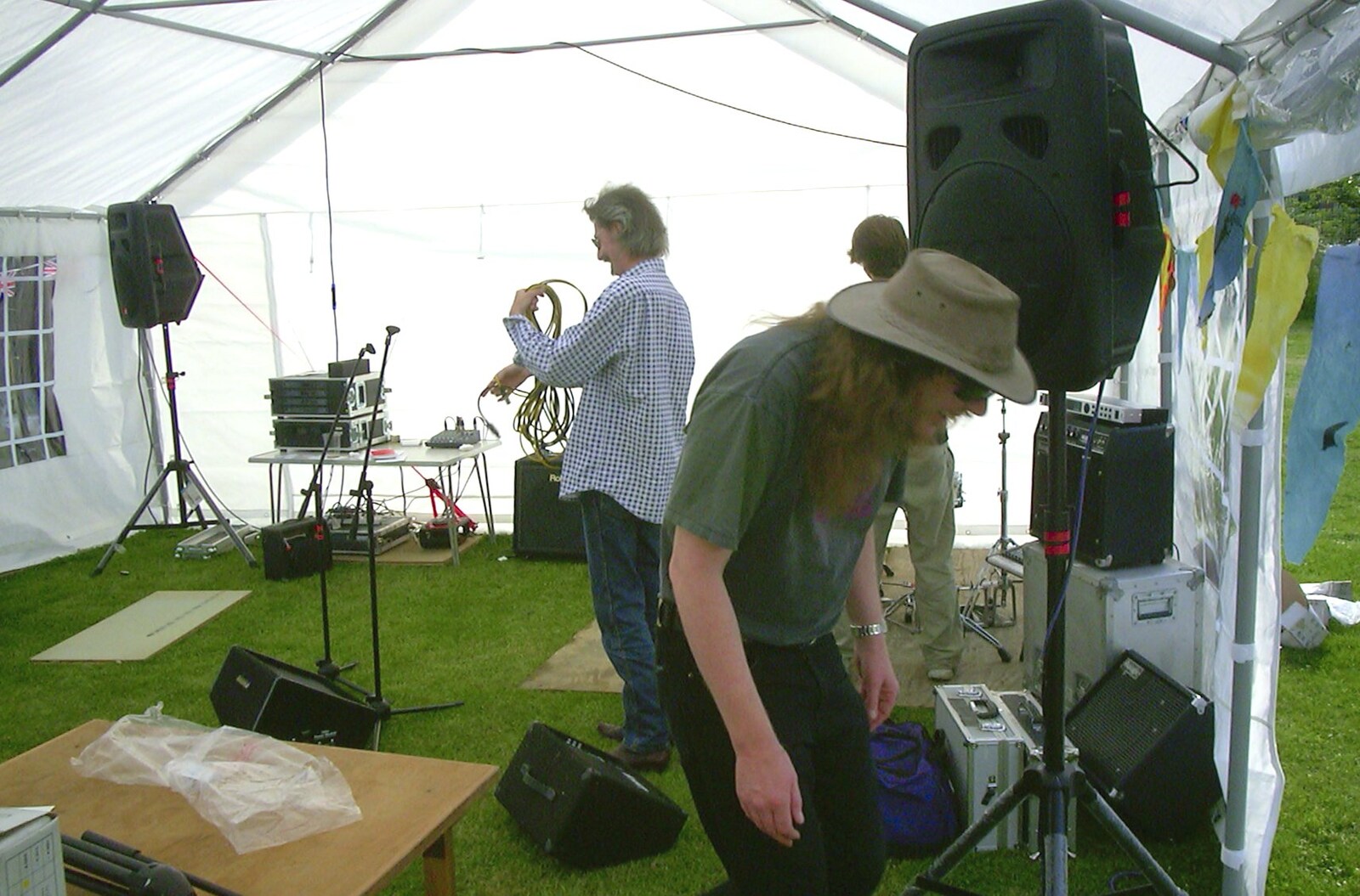 Rob and Max set up in the marquee from The BBs at BOCM Pauls Pavillion, Burston, Norfolk - 20th May 2003