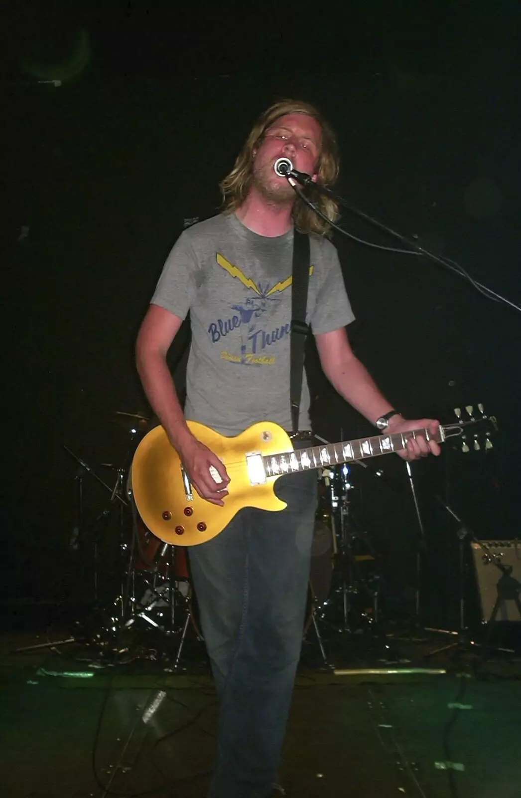 A sunburst Gibson Les Paul, from Longview and The BBs, Norwich and Banham, Norfolk - 4th July 2003