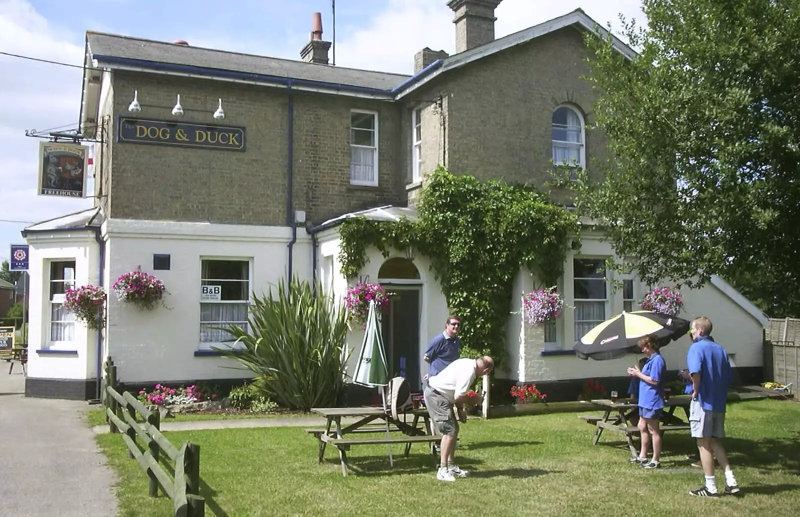 The Dog and Duck Inn at Campsea Ashe, from The BSCC Annual Bike Ride, Orford, Suffolk - 12th July 2003