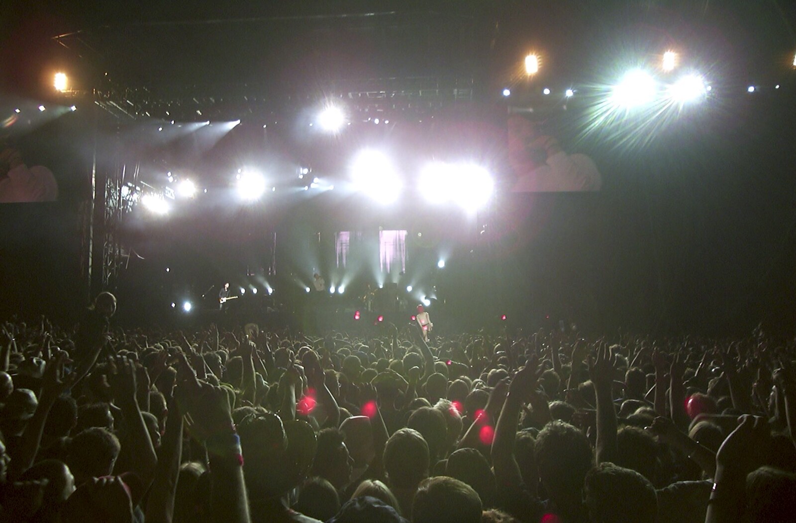 Coldplay's finale from V Festival 2003, Hyland's Park, Chelmsford, Essex - 16th August 2003