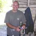 A Mortlock Barbeque, Dairy Farm, Thrandeston - 14th September 2003, Gov gets a beer
