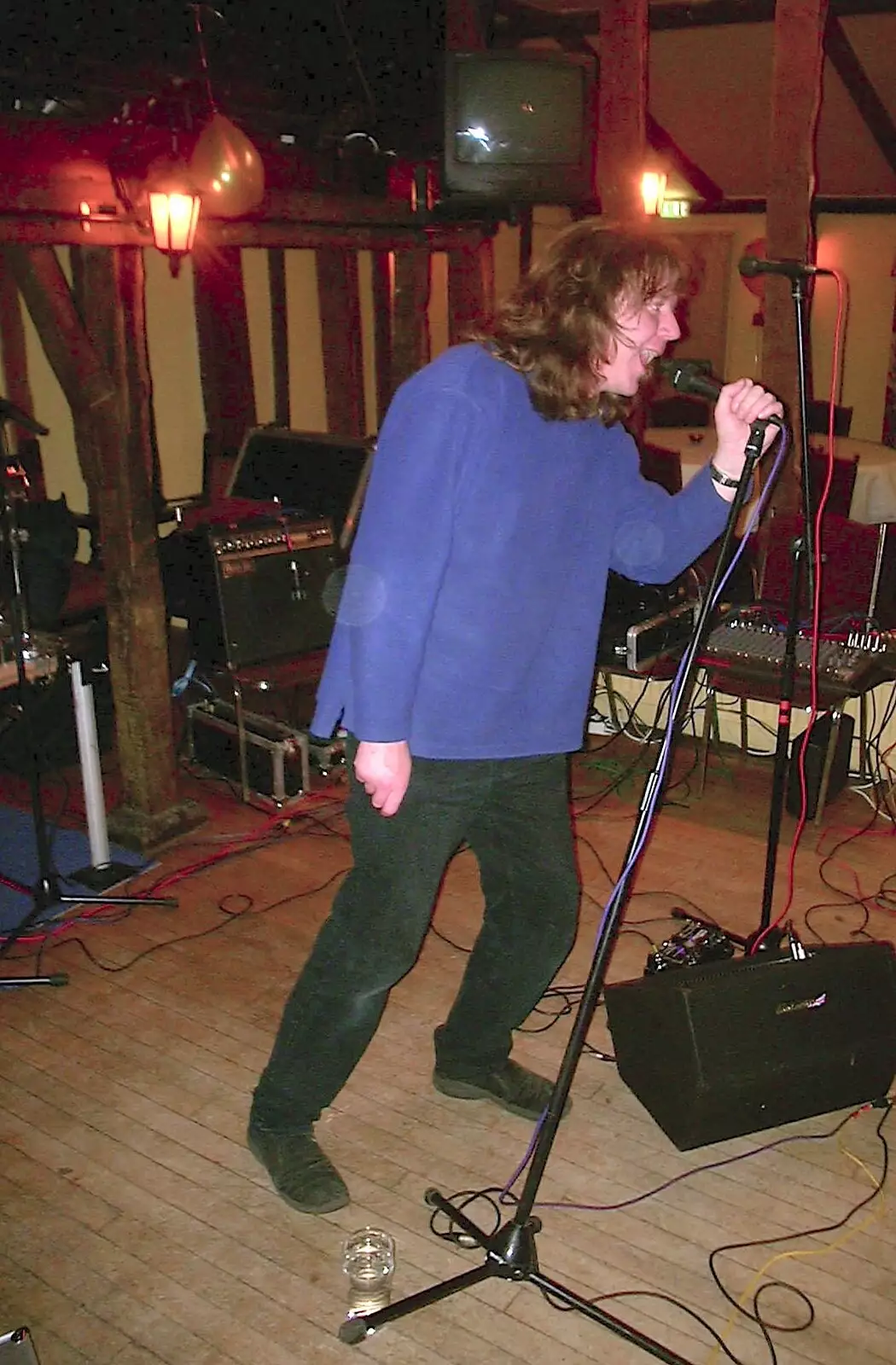 Max tests a microphone, from The BBs at the Brome Grange and Dave Leaves the Lab, Brome and Cambridge - 30th November 2003