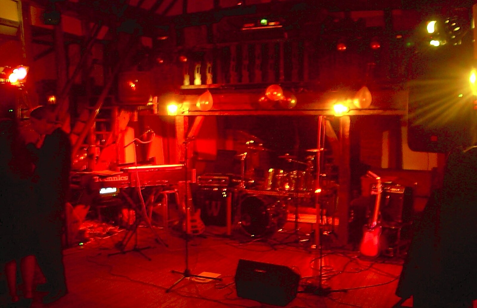 The BBs at the Brome Grange and Dave Leaves the Lab, Brome and Cambridge - 30th November 2003: The stage is set