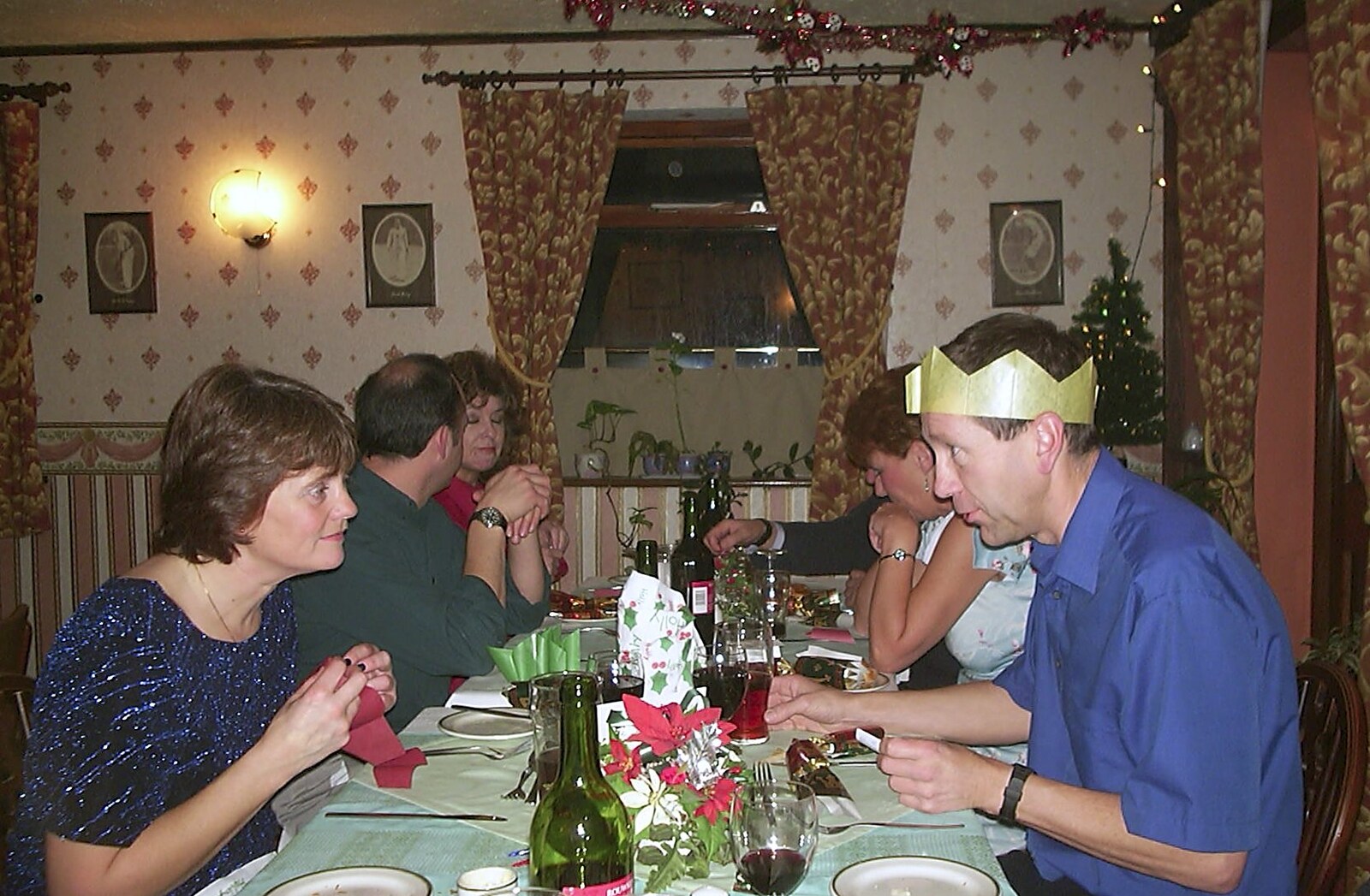 The BSCC Christmas Dinner, The Swan Inn, Brome, Suffolk  - 6th December 2003: Apple and Pippa