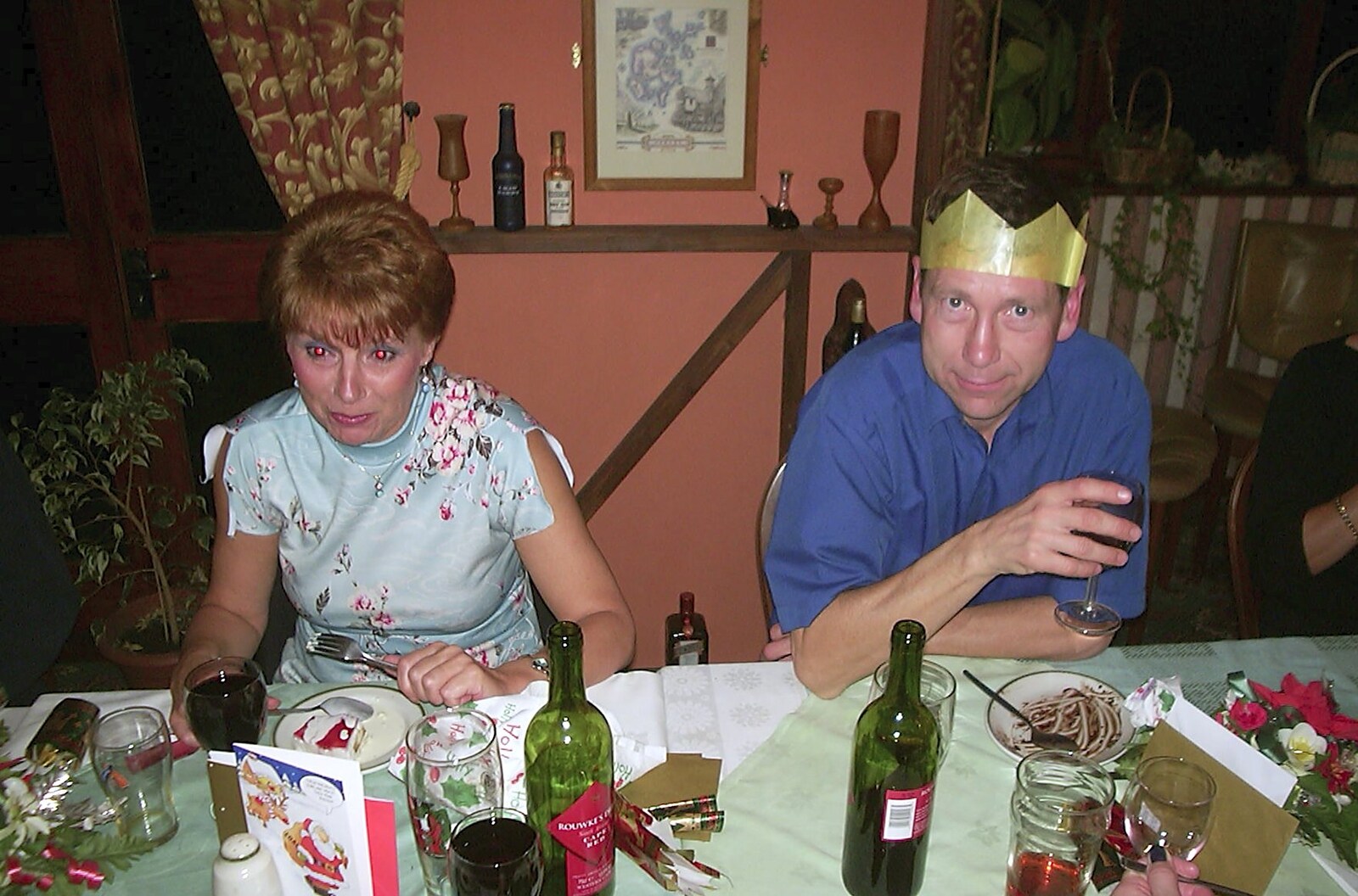 The BSCC Christmas Dinner, The Swan Inn, Brome, Suffolk  - 6th December 2003: Jenny and Apple