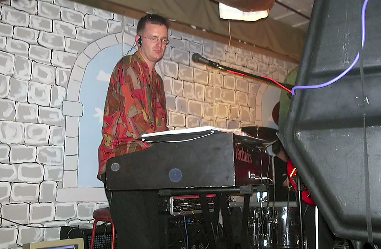 Nosher on keyboards, from The BBs and a Visit from Trotsky, Bressingham, Norfolk - 13th December 2003