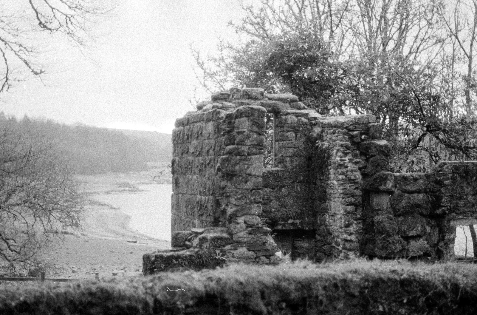 Derelict stone cottage by Burrator from Sis's Nearly-Christmas Wedding, Meavy, Dartmoor - 20th December 2003