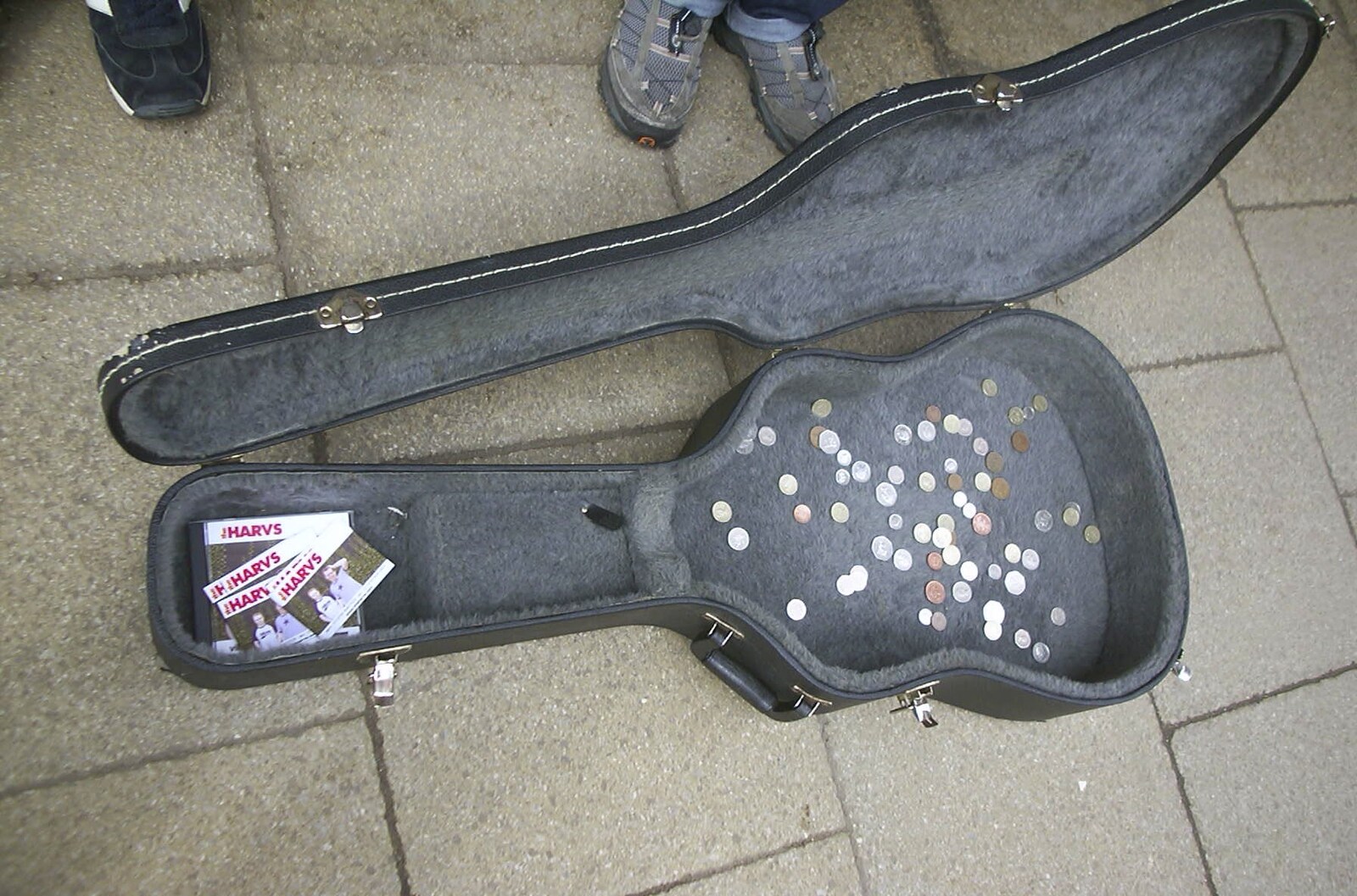 A Harvs guitar case from Moping in Southwold, Suffolk - 3rd April 2004