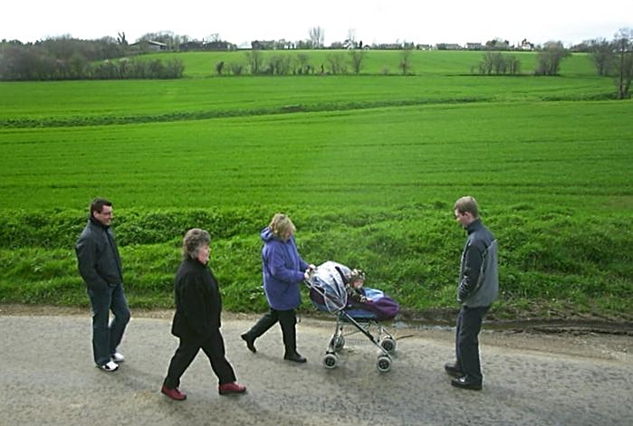 Jess's Post-Birthday Barbeque and a Walk Around Pulham - 4th April 2004: Walking around the lanes of Norfolk