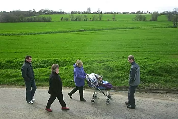 Walking around the lanes of Norfolk, from Jess's Post-Birthday Barbeque and a Walk Around Pulham - 4th April 2004