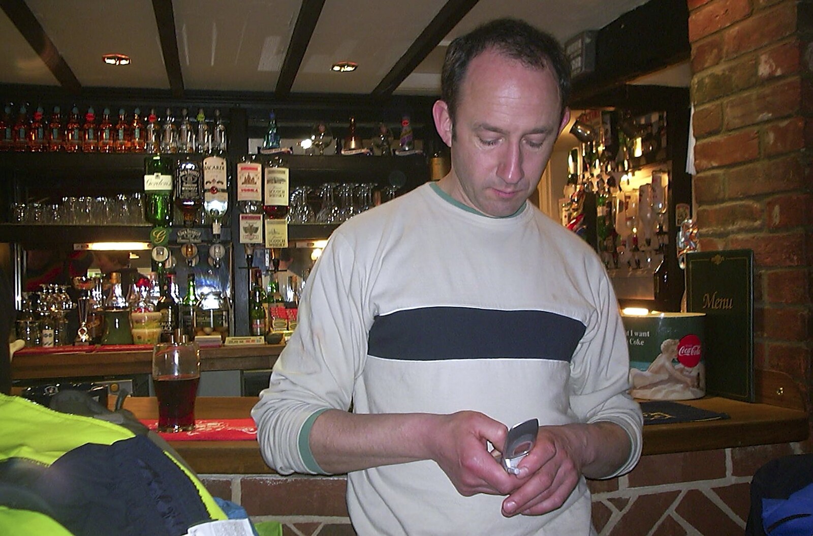 The BSCC Easter Bike Ride, Thelnetham and Redgrave, Suffolk - 10th April 2004: DH checks his phone