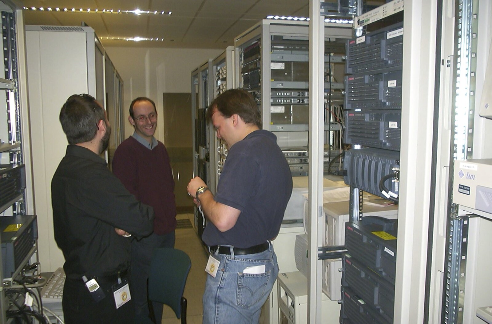 Craig, Dave and Nick in a machine room somewhere from A Trigenix Trip to the Sanger Centre, Hinxton, Cambridgeshire - 23rd April 2004