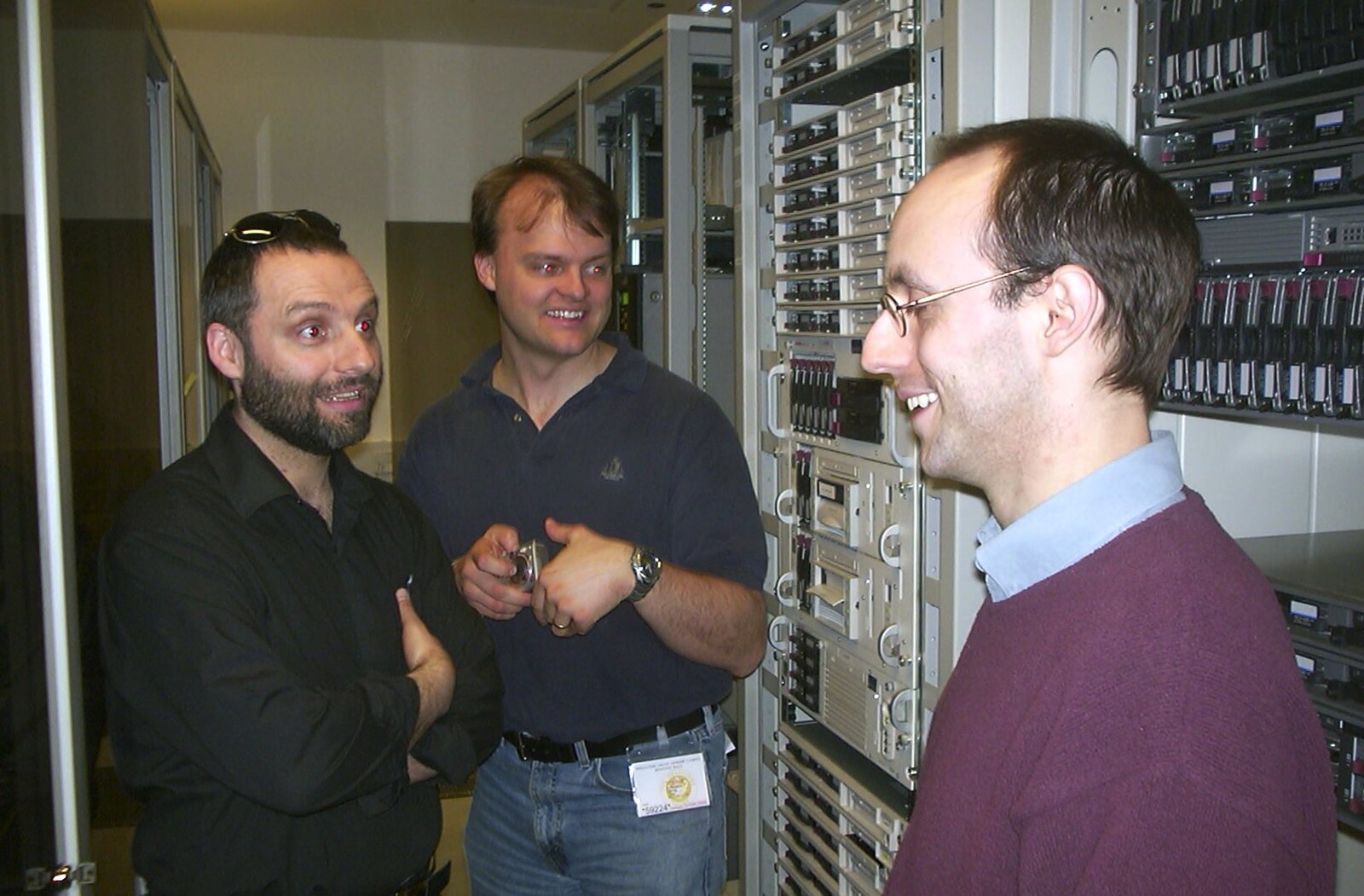Craig, Nick and Dave chat between racks from A Trigenix Trip to the Sanger Centre, Hinxton, Cambridgeshire - 23rd April 2004
