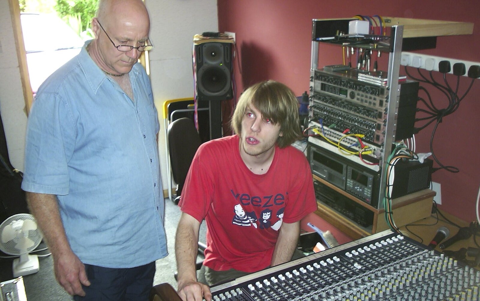 Rob and Tom Folkard, who's mixing from The BBs Recording Session, Eye, Suffolk - 25th April 2004