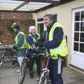 The BSCC Annual Bike Ride, Lenham, Kent - 8th May 2004, Jill, Spam and Alan