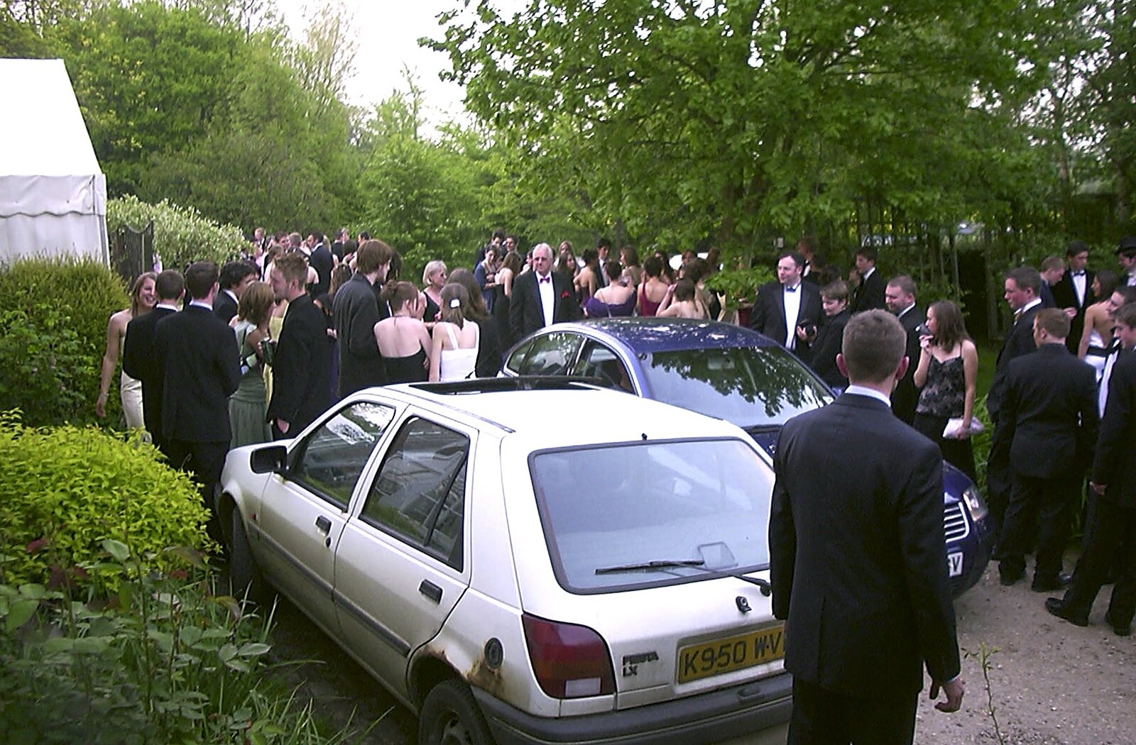 The High-schoolers arrive for their prom from The BBs do Gissing Hall, and a Night in the Garden, Brome, Suffolk - 14th May 2004