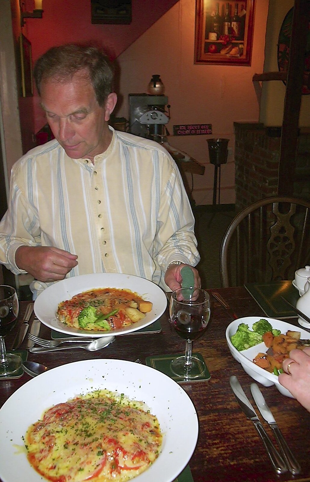 We get some nice food in the Parrot from Mother and Mike Visit, Aldringham, Suffolk - 26th May 2004