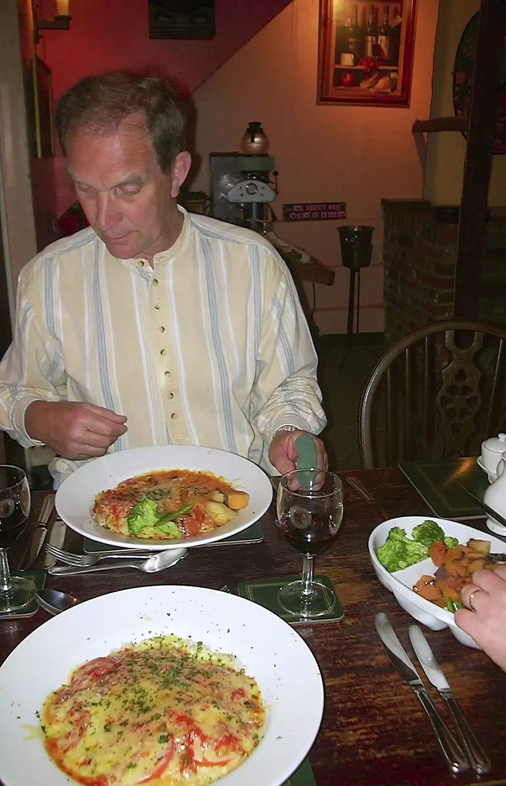 We get some nice food in the Parrot, from Mother and Mike Visit, Aldringham, Suffolk - 26th May 2004