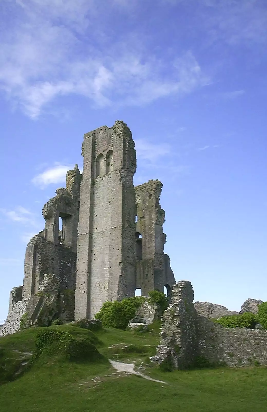 The keep, wrecked during the English Civil War, from Corfe Castle Camping, Corfe, Dorset - 30th May 2004