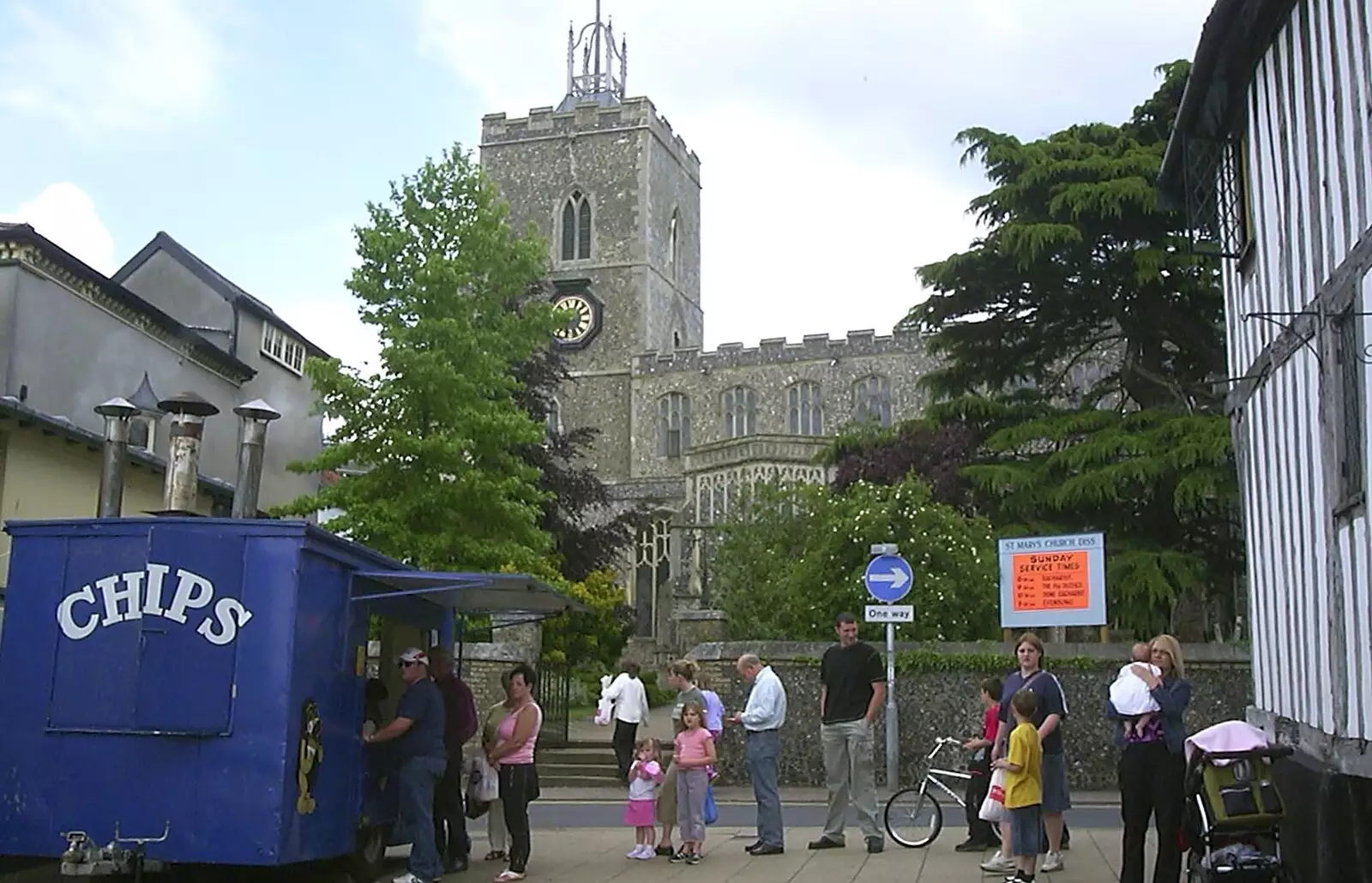 The queue for the chip van, from Andrey Leaves Trigenix, More Skelton Festival and a Transit of Venus, Cambridge and Diss - 4th June 2004