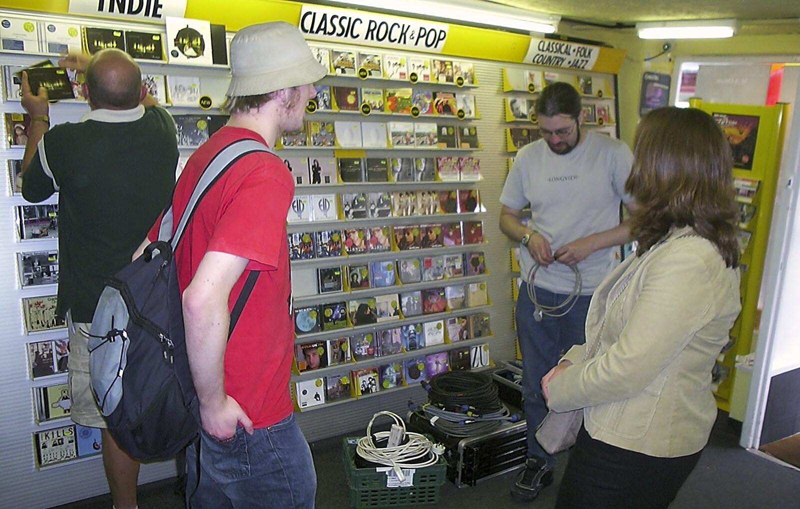 GoodWillOut and Orangejumper talk to the sound guy from Longview play Revolution Records, Diss, Norfolk - 2nd July 2004