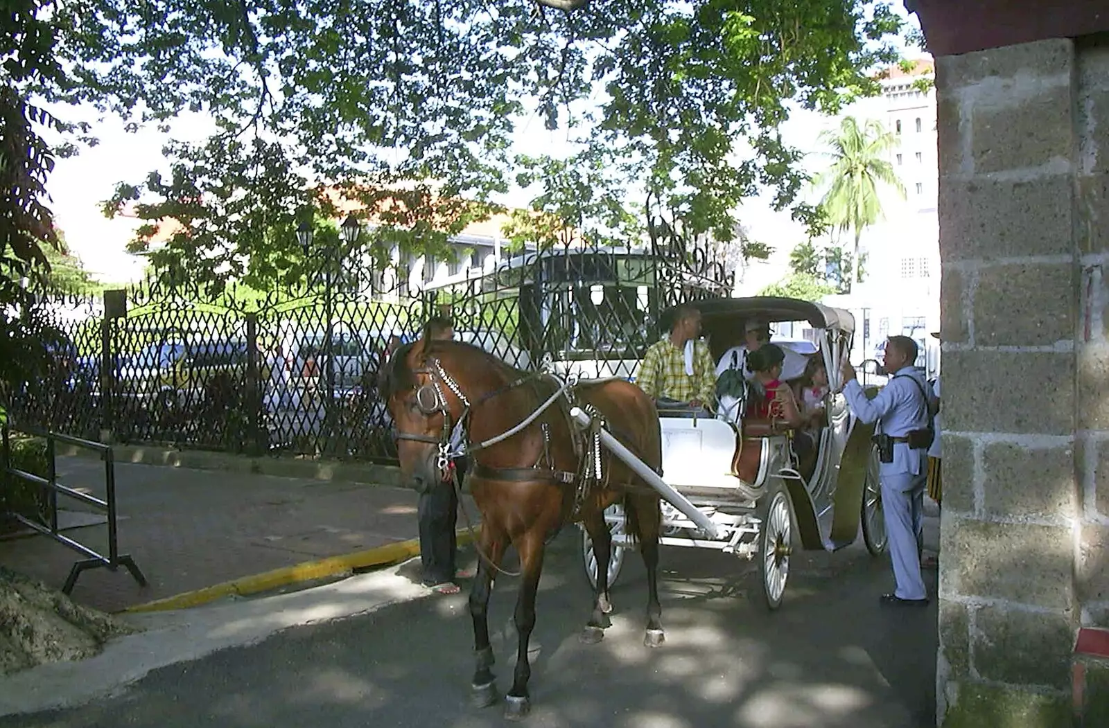 A very smelly horse and cart, from A Postcard From Manila: a Working Trip, Philippines - 9th July 2004